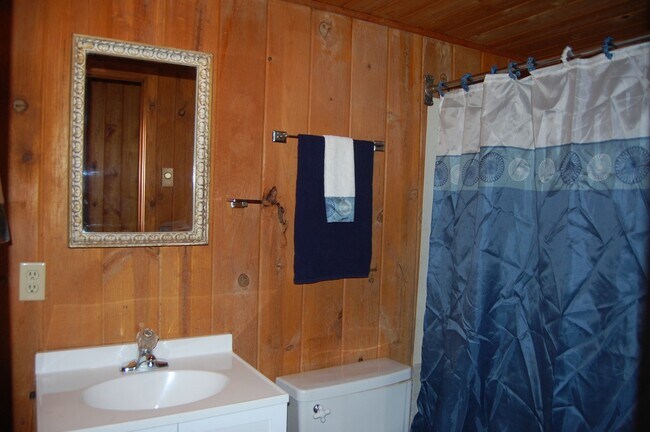 Building Photo - 109 Forest Lake Ln