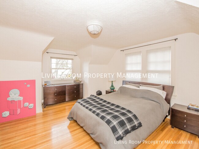 Building Photo - 3023 NE 44th Ave