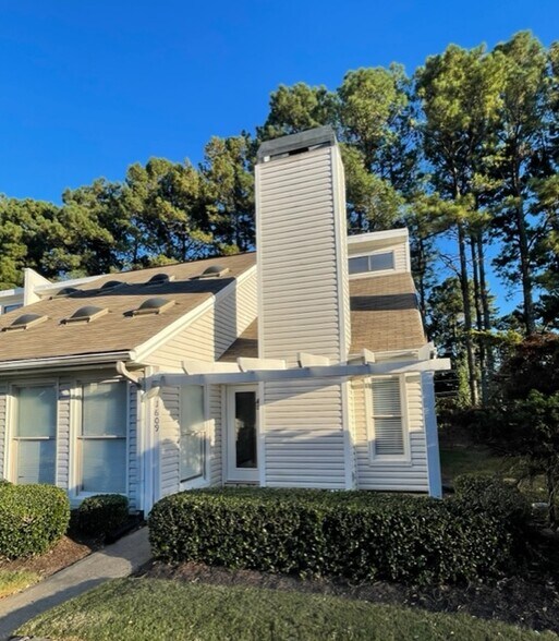 Building Photo - 1609 Homestead Trl