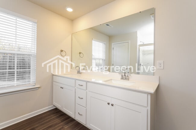 Building Photo - 822 Pear Blossom Ct