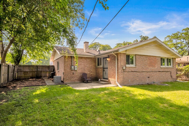 Building Photo - 14433 Springfield Ave