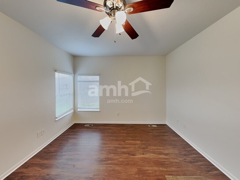 Building Photo - 210 Cherry Tree Ln