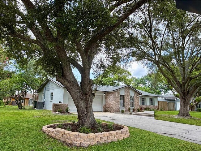 Building Photo - 1 King Arthur Ct