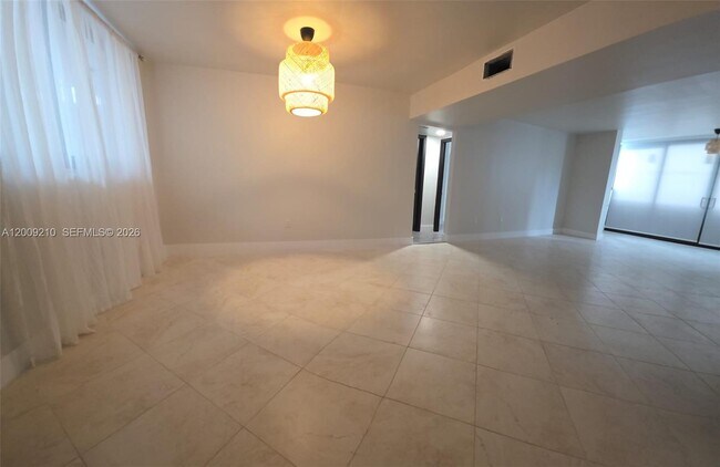 Building Photo - 250 Galen Dr