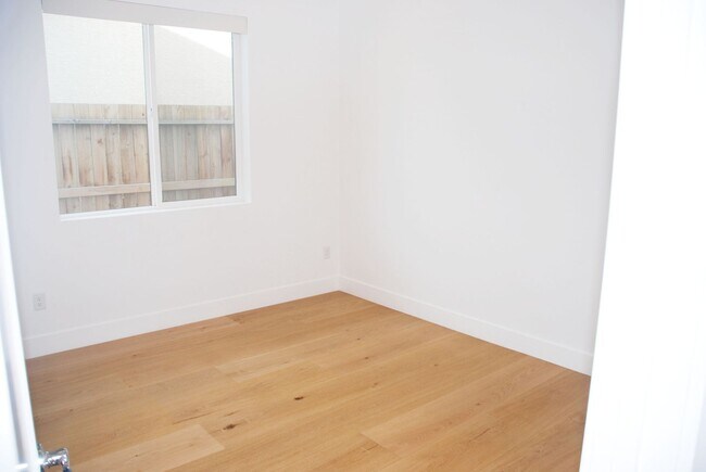 Building Photo - Beautiful Toll Brothers 3BR, 3Bath, 2Car Home in South Reno