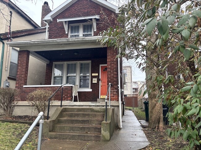 Building Photo - 2360 Chickasaw St