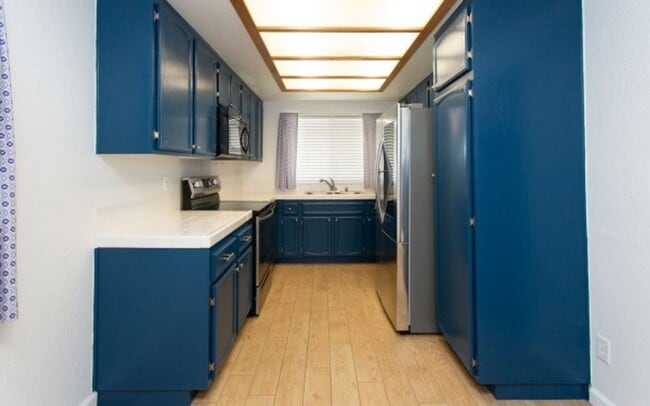 Primary Photo - Renovated 3 bedroom 2 bath condo