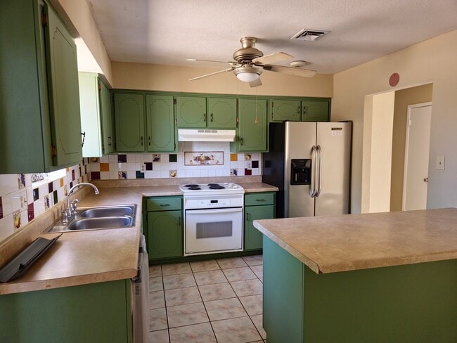 Building Photo - 3 bedroom/2 bath home for Rent