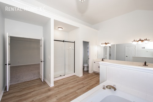 Building Photo - Large 1.5 Story luxury home on 2.5 acres  ...