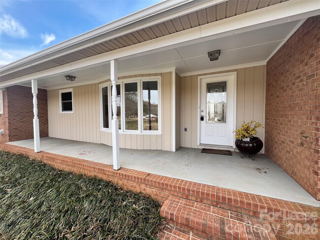 Building Photo - 149 Lytton Farm Rd