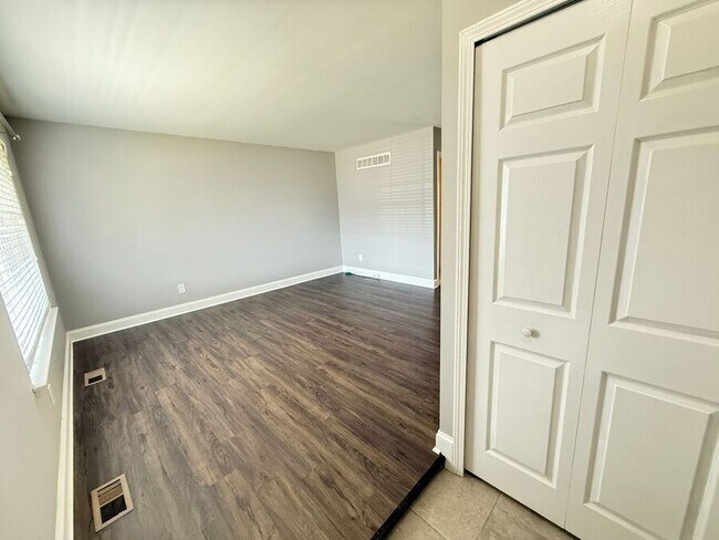 Building Photo - 15109 El Dorado Ter-
