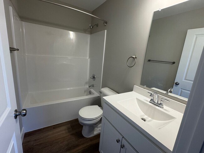 Building Photo - 1605 Woodrow Cir