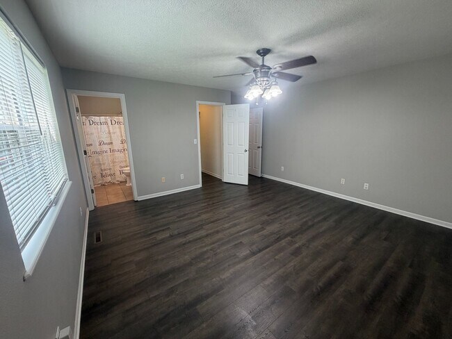 Building Photo - 24590 True Dr