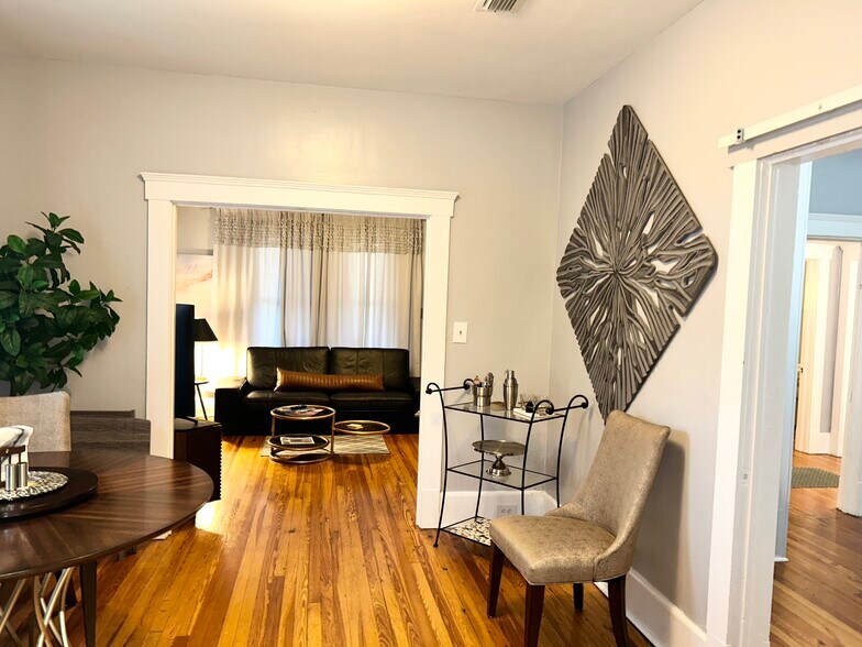 Building Photo - 1039 Riviera St