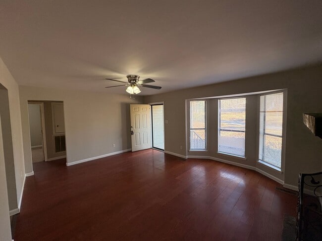 Building Photo - For Rent