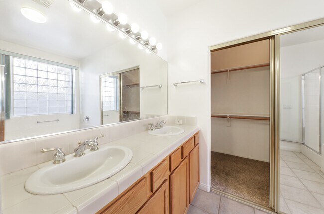 Building Photo - 9802 Bourbon Rose Ct