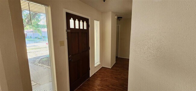 Building Photo - 16755 Maplemont Dr