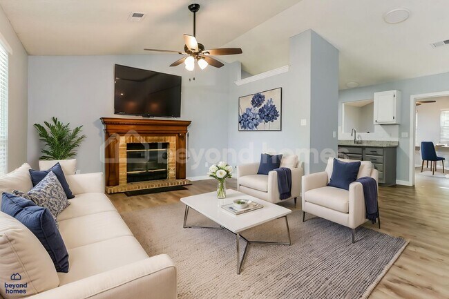 Building Photo - Stunning and Updated Maumelle Living!