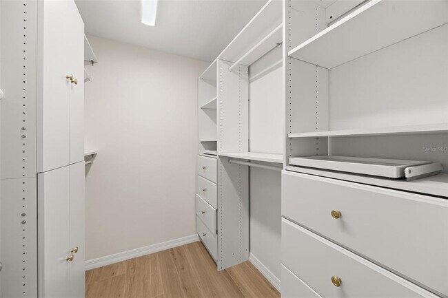 Building Photo - 12401 Streambed Dr