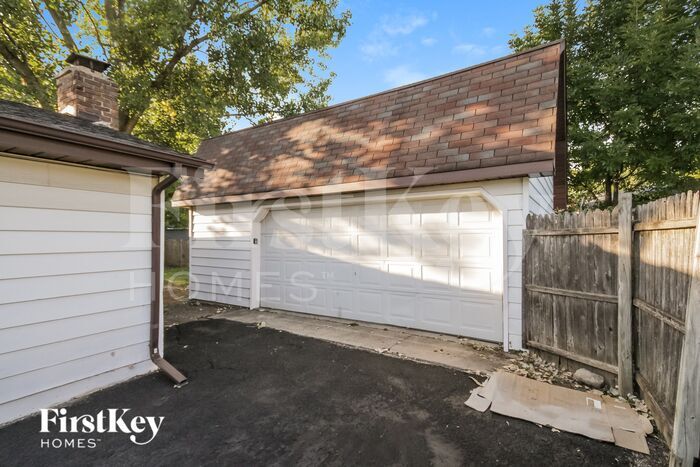 Building Photo - 711 Linden Ct