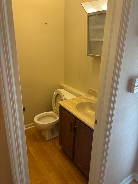 Building Photo - 704 White Tail Way