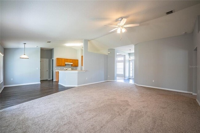 Building Photo - 233 Towhee Rd