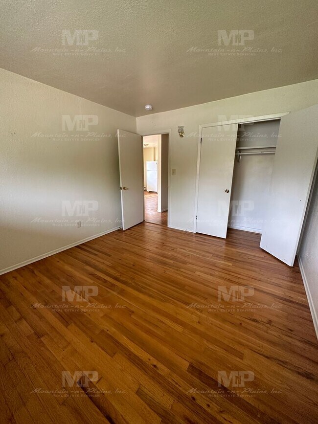 Building Photo - 1101 S Bryan Ave