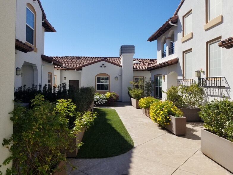 Courtyard - 3753 W 244th St