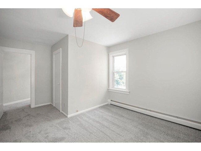 Building Photo - 857 Bradley Ave
