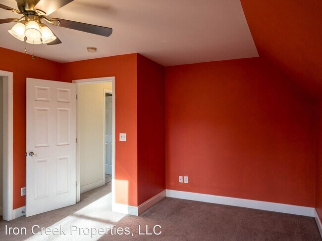 Building Photo - 3 br, 2.5 bath House - 15 Iris Hill Drive