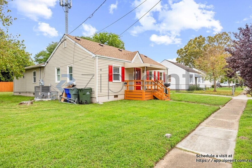 Building Photo - 641 Gladstone Rd