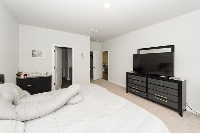 Building Photo - 3 Bedroom 2 Bath Home in Cane Bay Plantation - Summerville