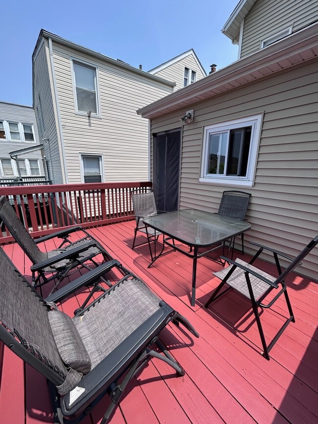 Building Photo - 42 Ella St