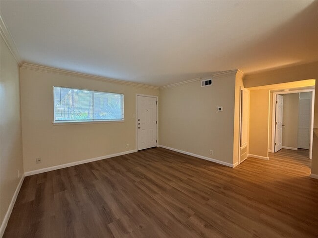 Building Photo - 1530 Heights Blvd