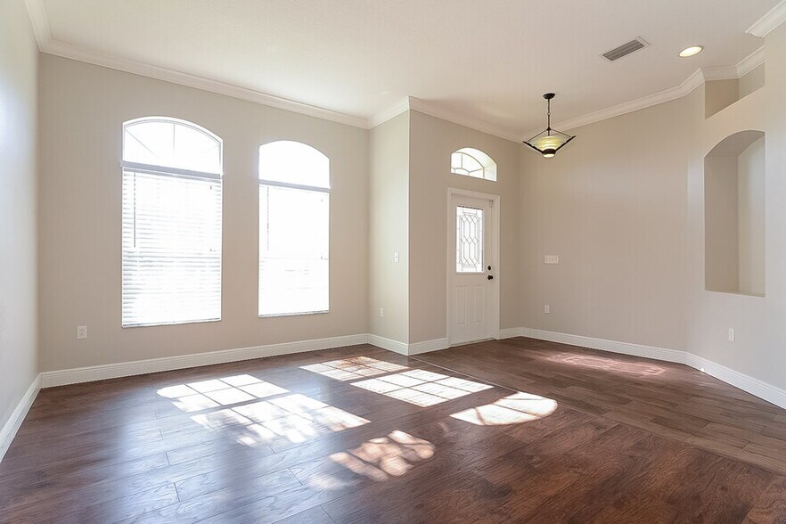 Building Photo - 35107 Meadow Reach Dr