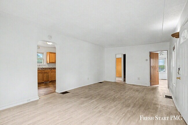 Building Photo - 1521 N Park St