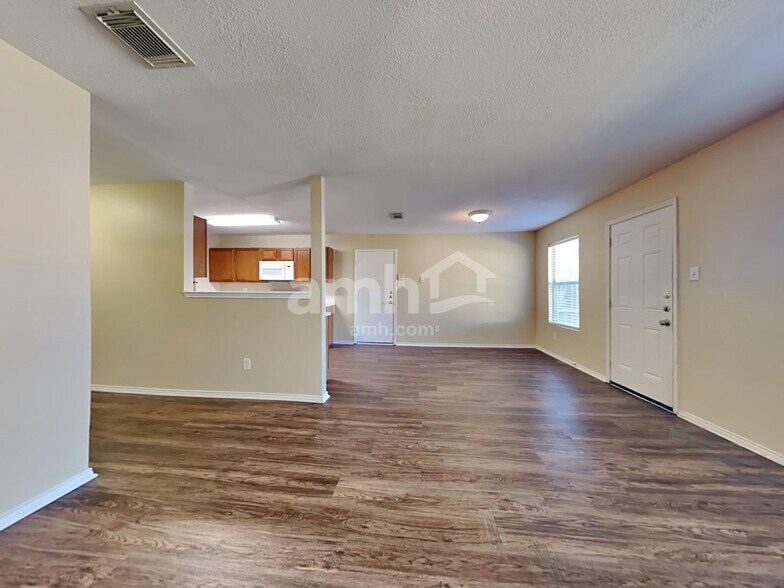 Building Photo - 1514 Lonesome Dove Trail