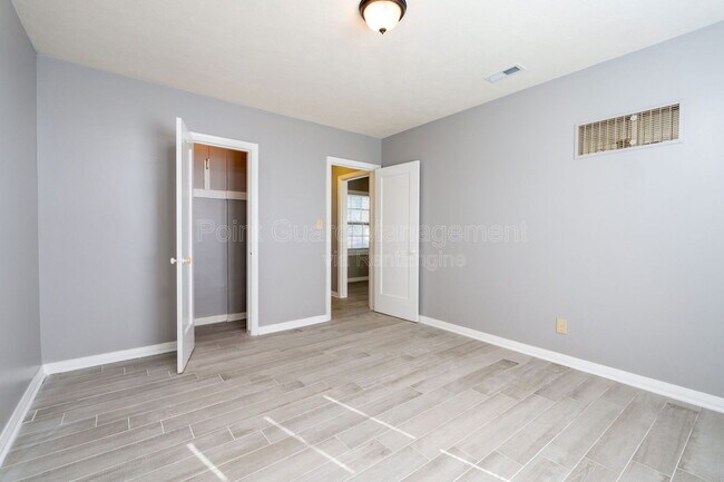 Building Photo - 4722 E Elm St