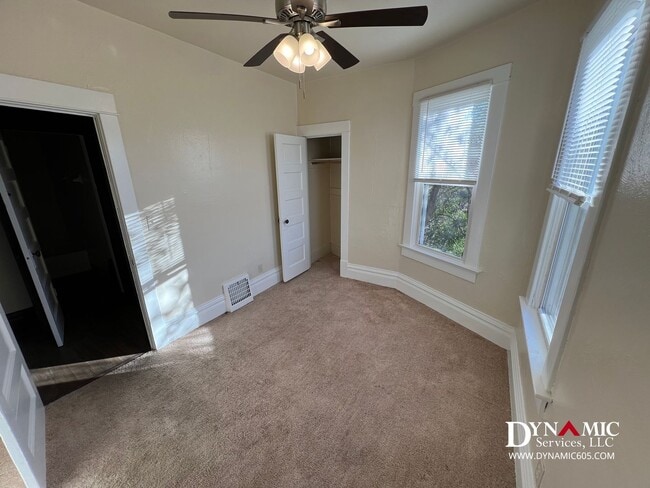 Building Photo - 3 Bedroom, 1 Bathroom Single Family House