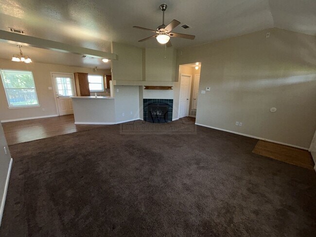 Building Photo - 3816 Sawtooth Dr