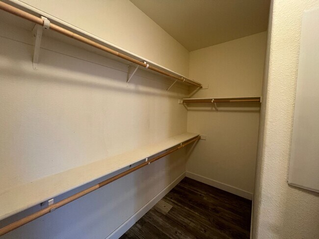 Building Photo - 4-bedroom single story in Sylvan School Di...
