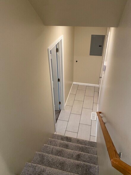 Building Photo - 2451 W Success Dr