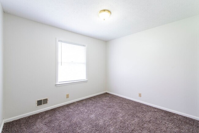 Building Photo - 3BR/1BA Home For Rent in Willow Creek Subdivision