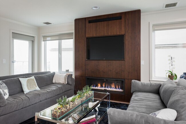 Building Photo - 420 Melrose Condominiums ~ Capitol Hill
