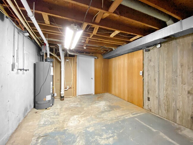 Building Photo - Beautiful 3 Bed 2.5 Bath Ranch Home with Garage in Raytown, MO