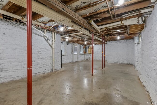 Building Photo - 206 E Genesee St