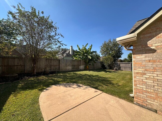 Building Photo - 5819 Brook Bend Dr