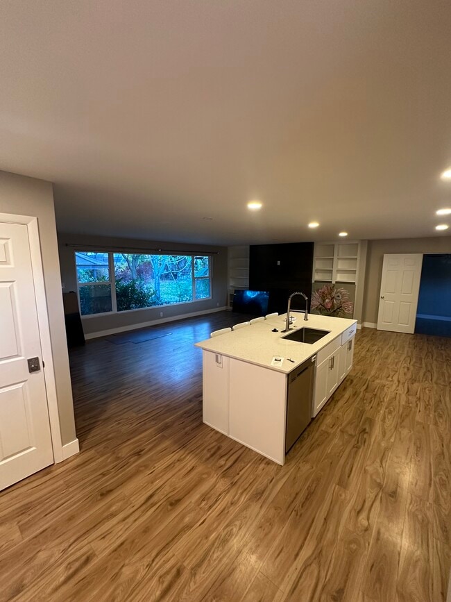 Building Photo - BEREA PROPERTY ( PRIVATE)