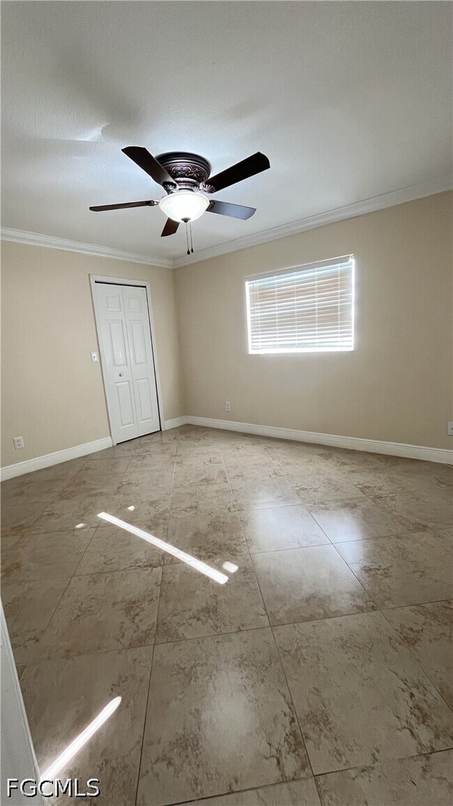 Building Photo - 213 SE 21st St