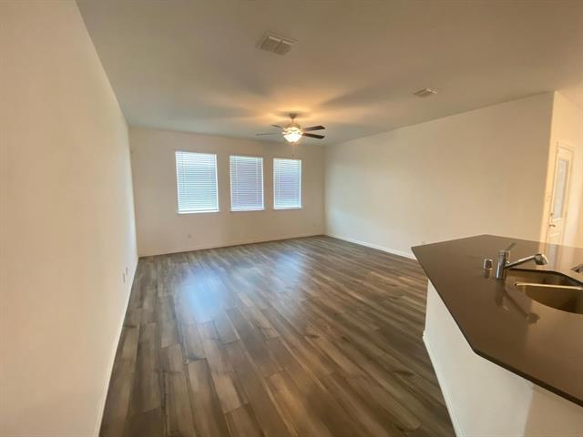 Building Photo - 1709 Lake Grove Dr
